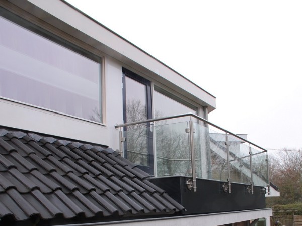 Dakkapel soorten: de dakkapel met balkon. Bekijk en vergelijk alle dakkapellen op Dakkapelplaatsenvergelijker.nl